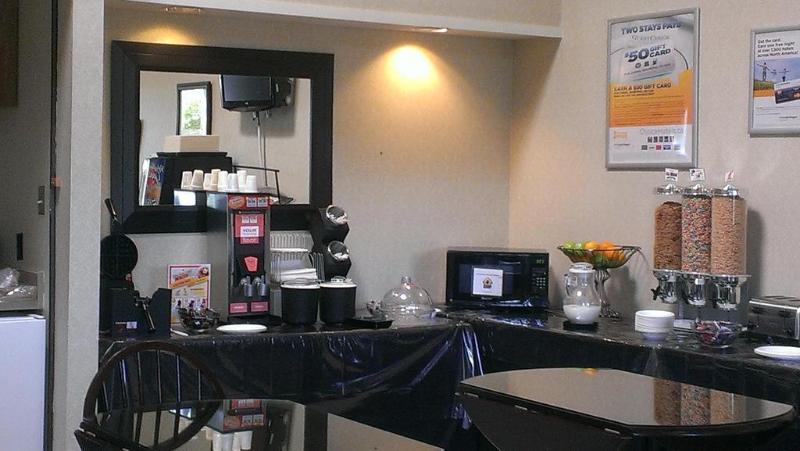 Comfort Inn Оуен Саунд Екстериор снимка