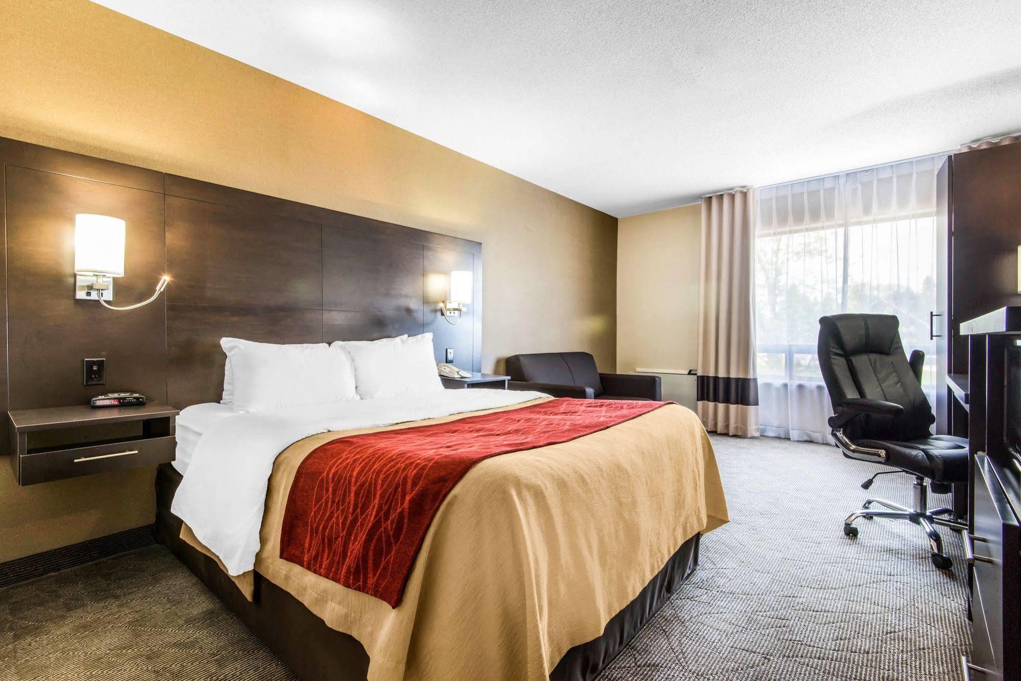 Comfort Inn Оуен Саунд Екстериор снимка