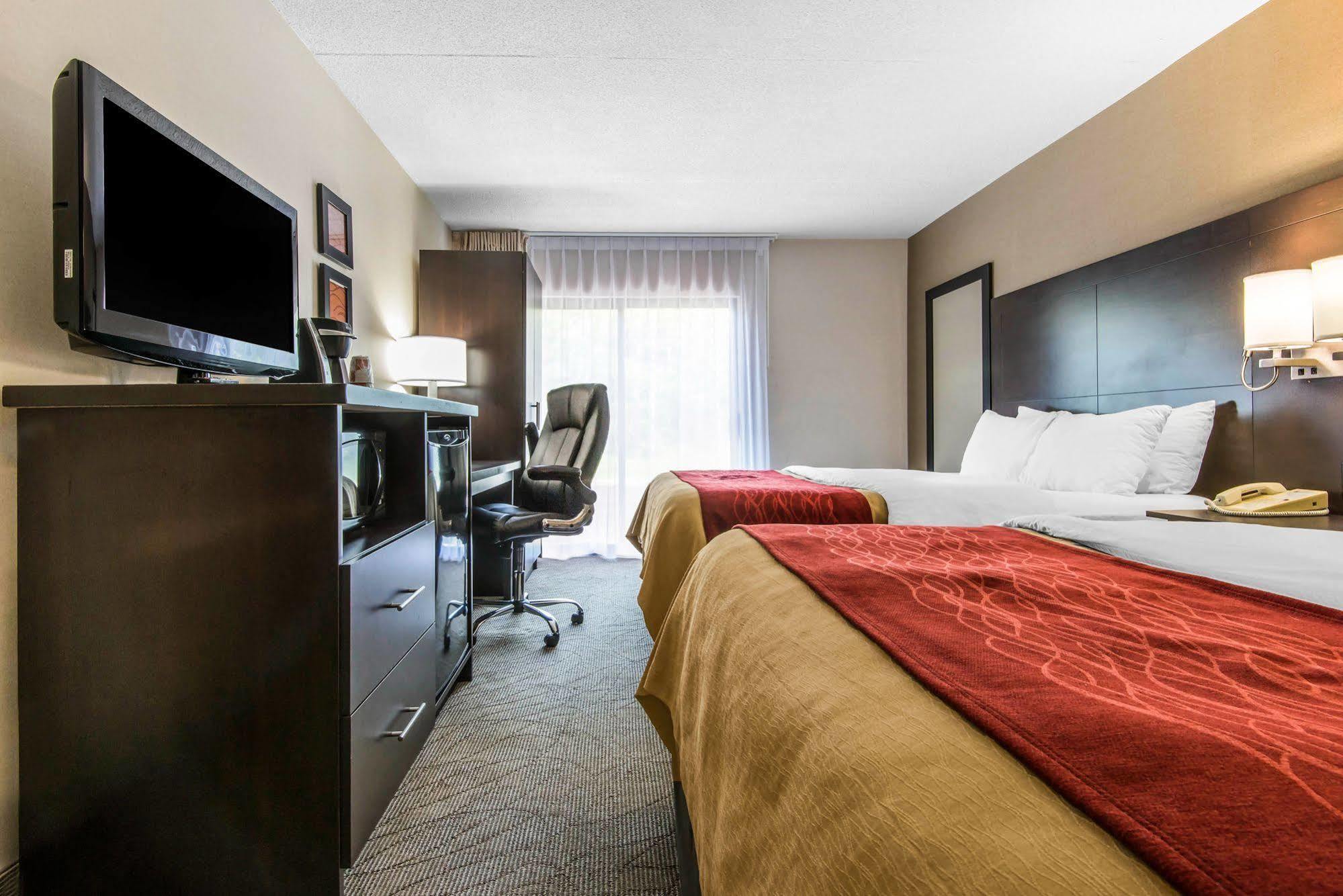 Comfort Inn Оуен Саунд Екстериор снимка