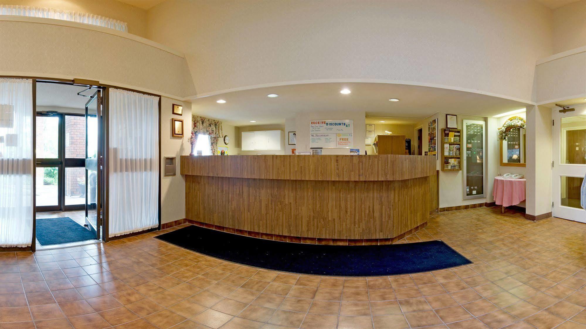 Comfort Inn Оуен Саунд Екстериор снимка